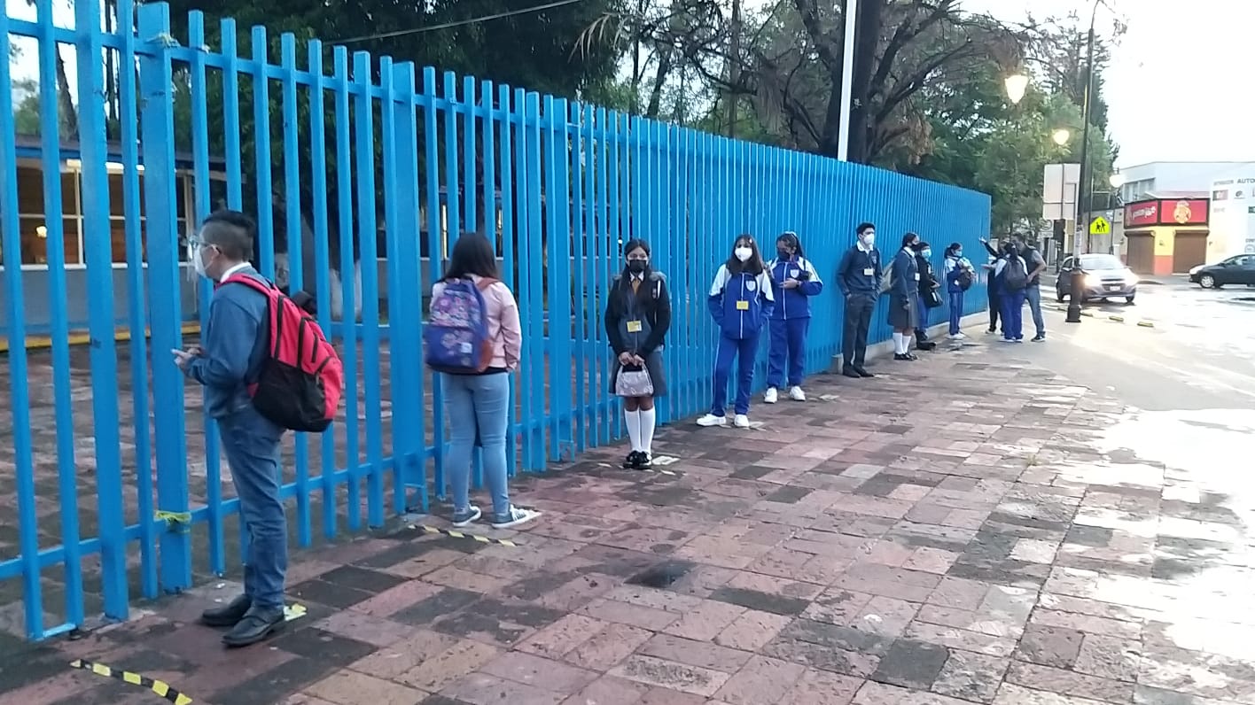 Podrían eliminar el uso de cubrebocas en escuelas