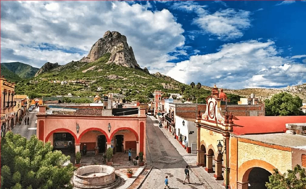 Informacion-de-Bernal-Queretaro-Historia-turismo-clima-y-mas
