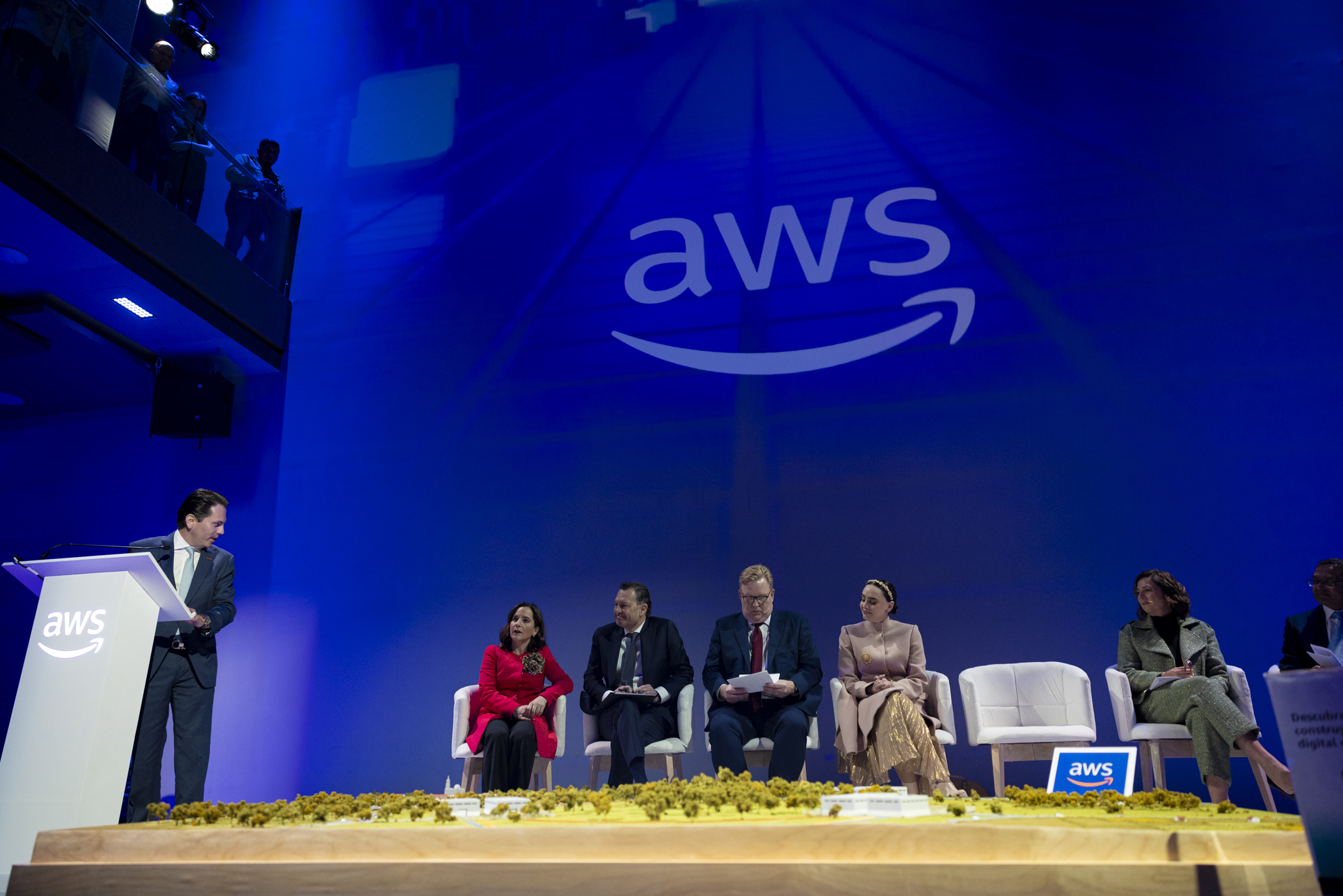 71_273_46677_1545792533_14_01_LANZAMIENTO_AWS_02