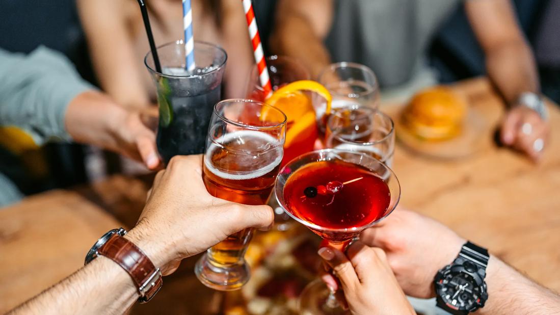 drinking-alcohol-with-friends-2161598082