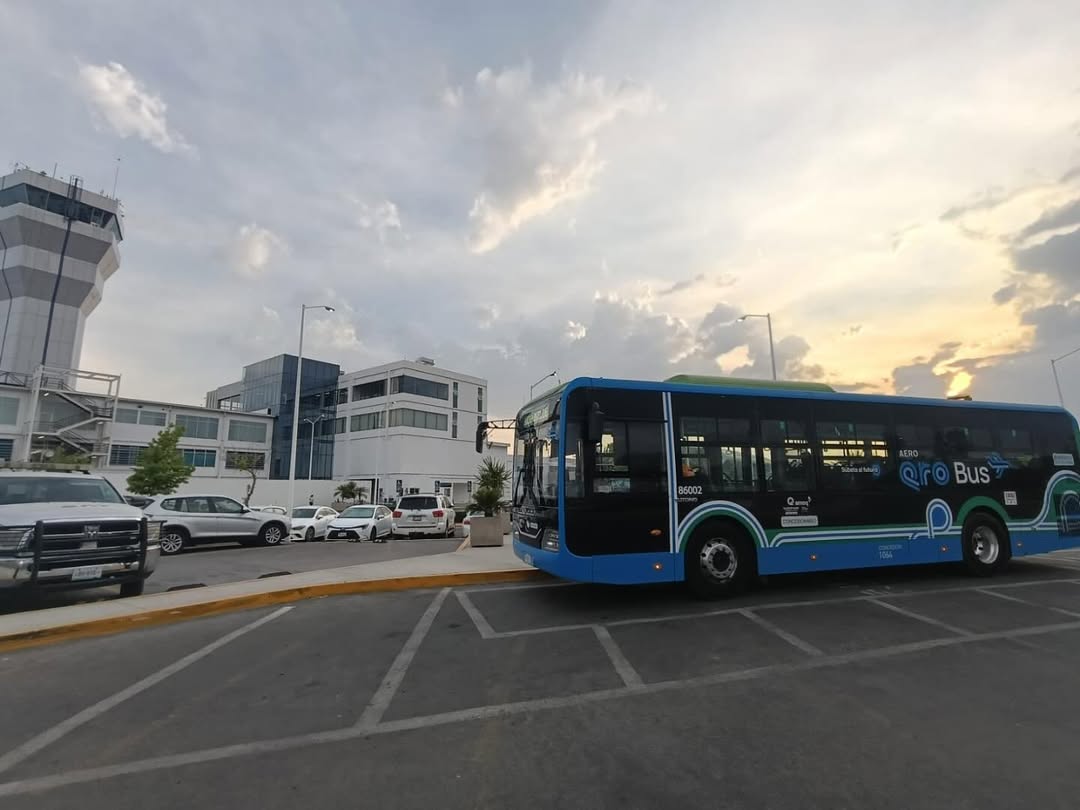 Listos para servirlos en el Aeropuerto de Querétaro . @aiq_mx @aeromexico @tar_mexico @vivaaerobus @delta @continental_airlines @wamerureservaecologica @haciendasyvinedosdelmarques @unaqmx