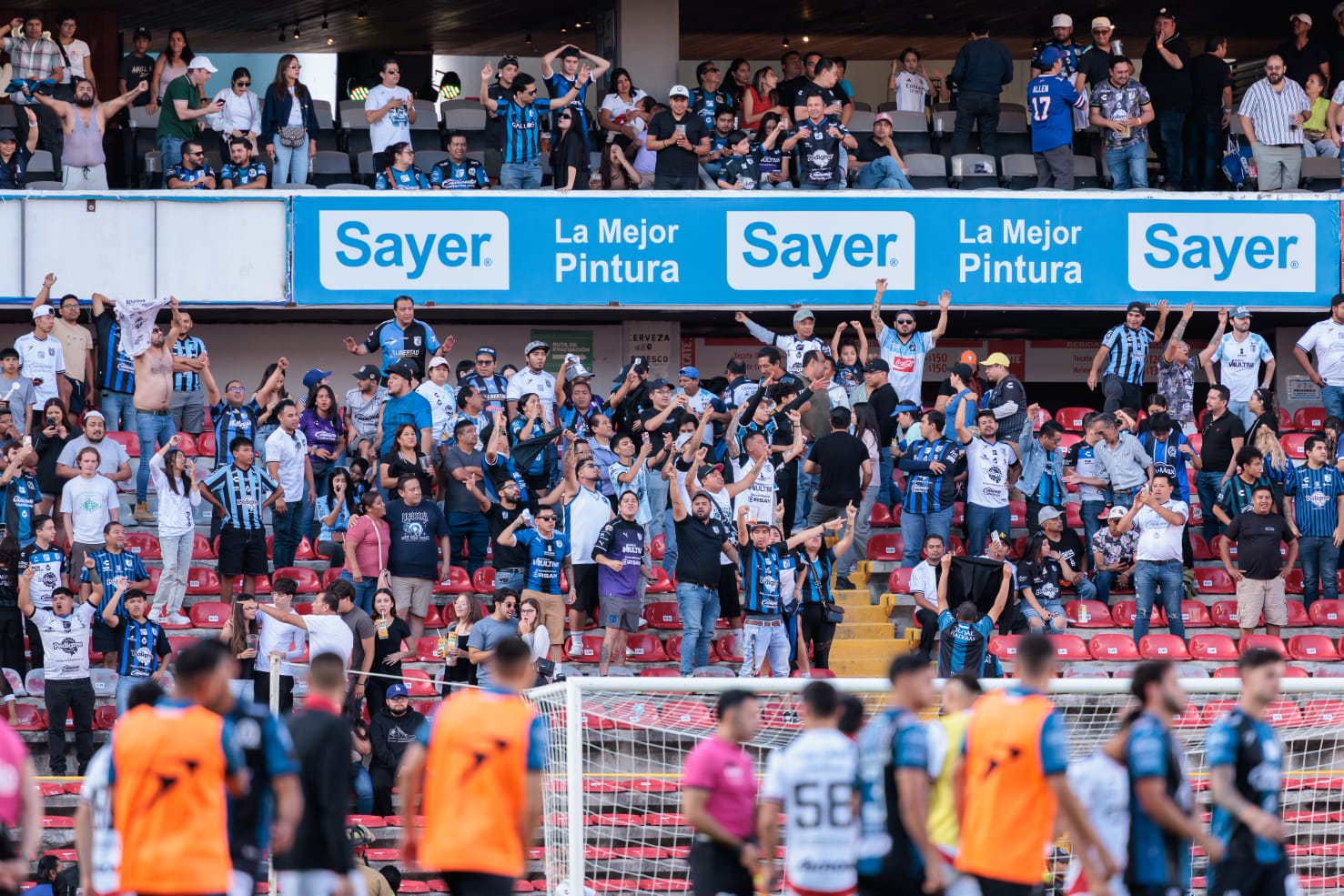 Gallos Blancos rescata empate ante Atlas en el Estadio Corregidora ...