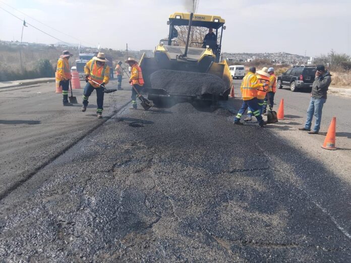 71_273_50506_1397837522_FOTO4_CEI_02_2026_CEI_realiza_reencarpetado_de_vialidades_al_sureste_de_San_Juan_del_Rio