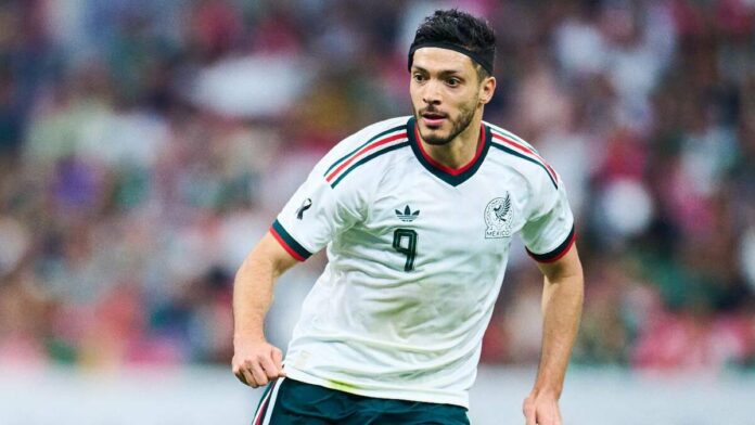 raul-jimenez-busca-gol-mundial