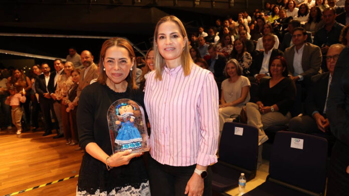 71_273_52419_1909596197_270826_CONFERENCIA_JOSEFINA_MAMA_PAPA_ME_HICISTE_ADICT@_02